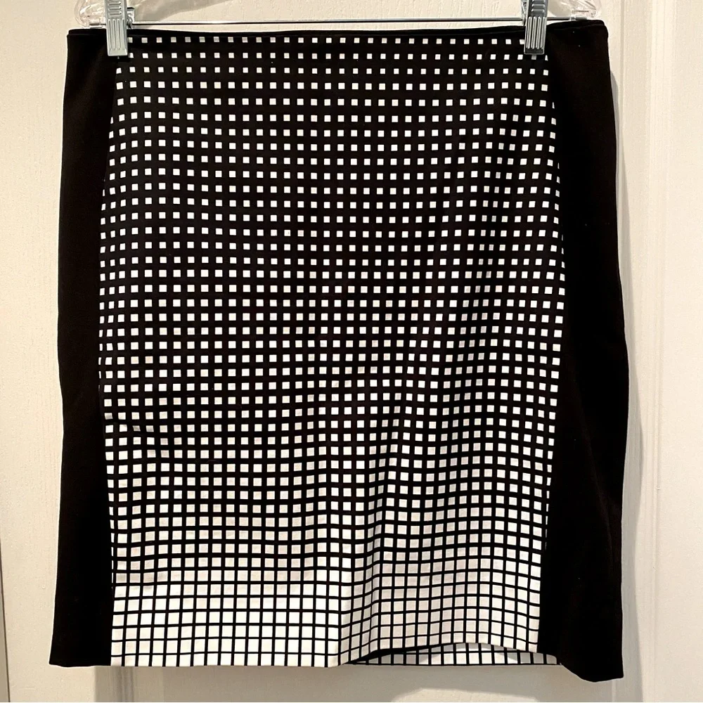 WHBM I White House Black Market black and White Graphic Squares Pencil Skirt - Picture 2 of 7